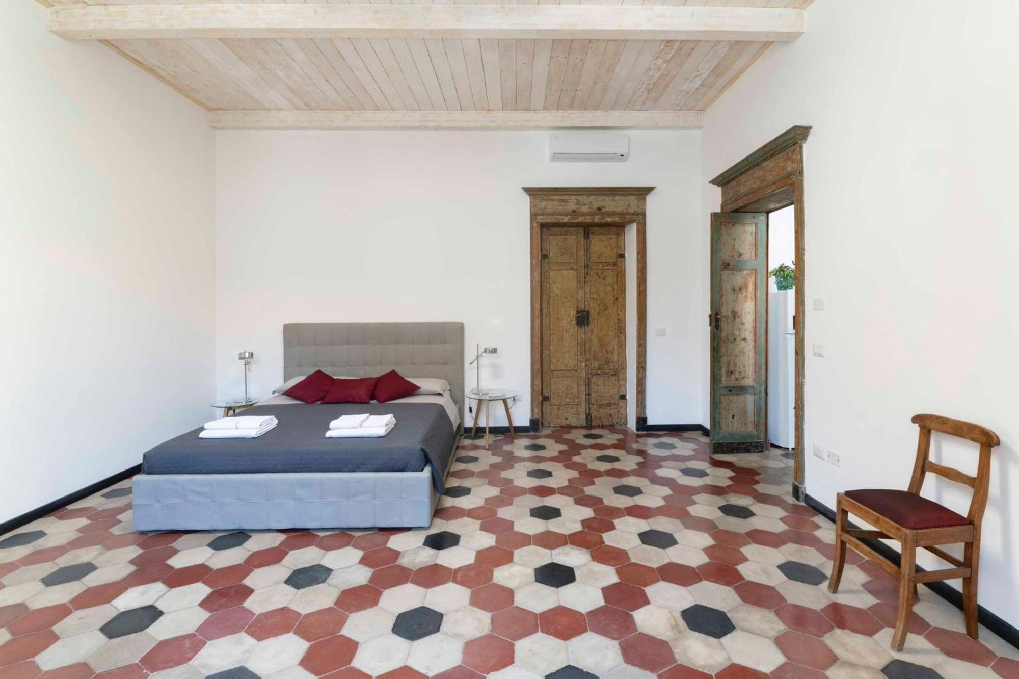 Vintage Cavour Apartment Сасари Екстериор снимка